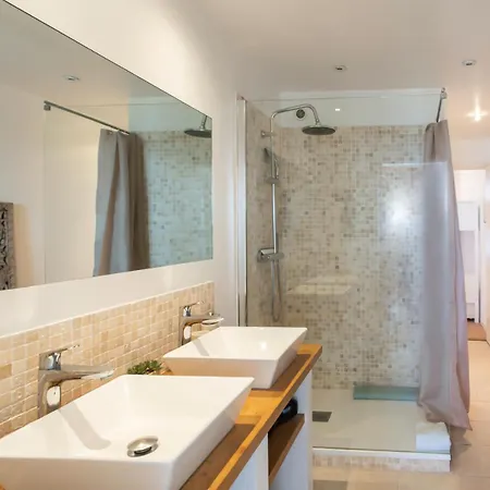 Διαμέρισμα A16 - 2bdr Sea View - Center - Parking & Terrace Αντίμπ