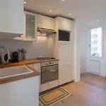 דירה A16 Staywiz Us - 2bdr Sea View - Center - Parking & Terrace אנטיב