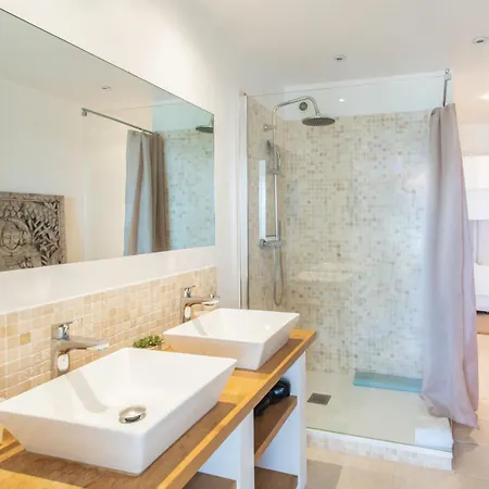 A16 Staywizus - 2bdr Sea View - Center - Parking & Terrace *