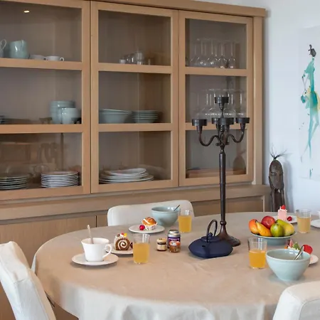 A16 - 2bdr Sea View - Center - Parking & Terrace Lägenhet