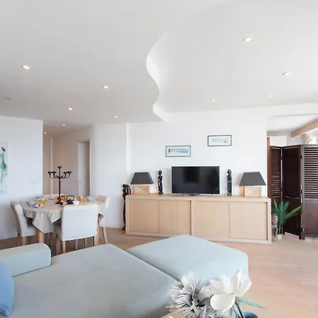 A16 Staywiz Us - 2bdr Sea View - Center - Parking & Terrace شقة