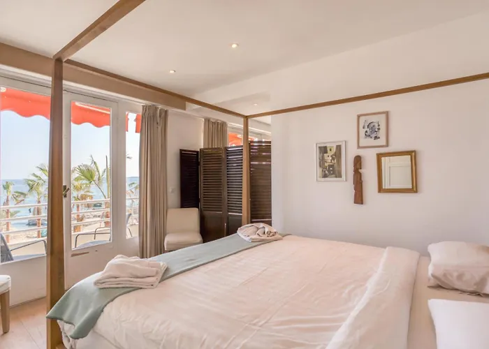 A16 - 2bdr Sea View - Center - Parking & Terrace Daire *