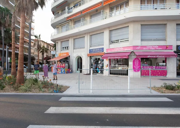 A16 - 2bdr Sea View - Center - Parking & Terrace Daire Antibes