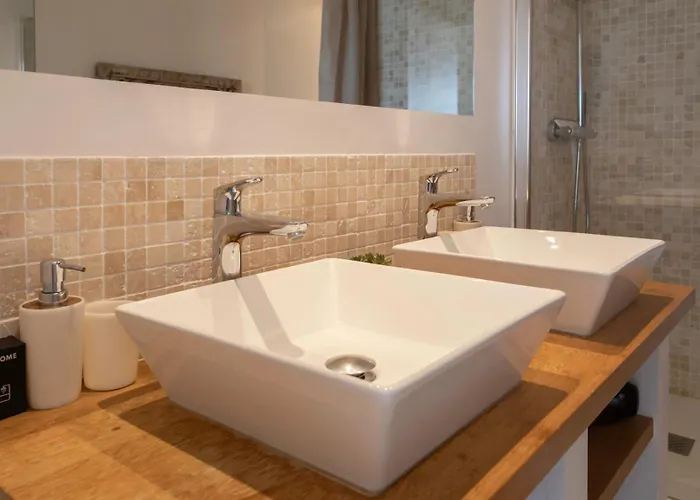 A16 Staywiz Us - 2bdr Sea View - Center - Parking & Terrace *